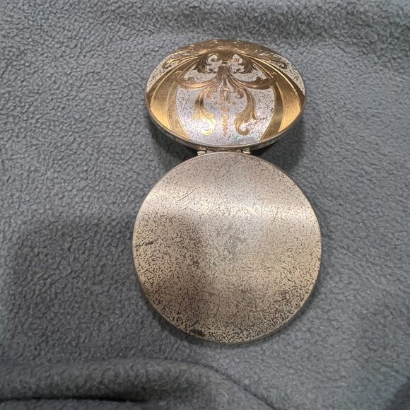 Collectible Vintage Elgin American Compact - Two-Tone Gold Silver Art Deco Style - Picture 9 of 9